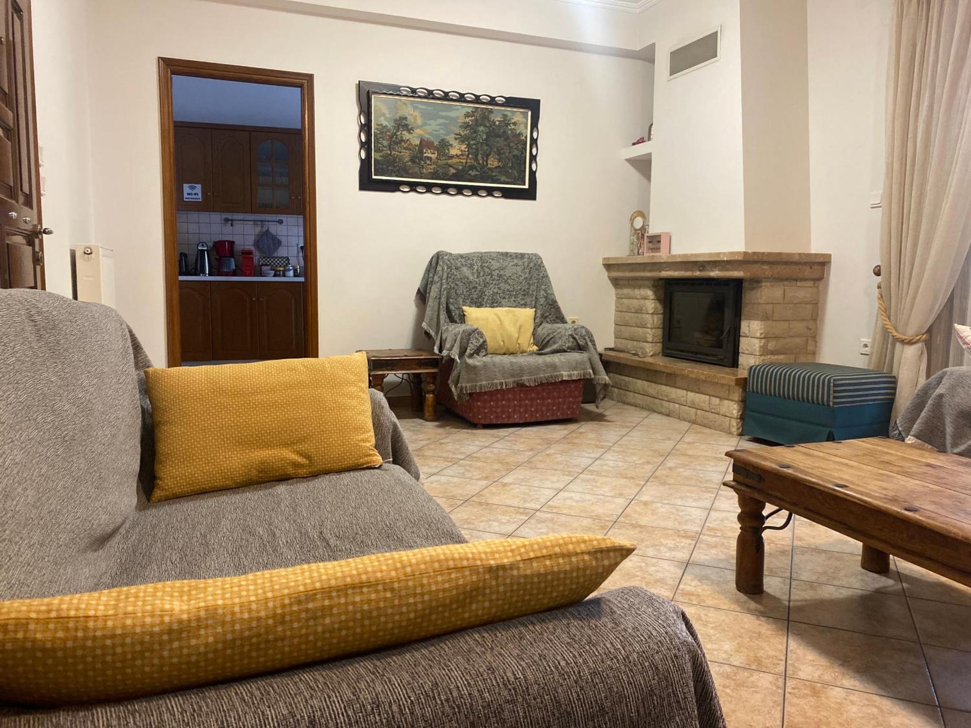 Cozy & Quiet City Apartment Trikala  Exterior photo