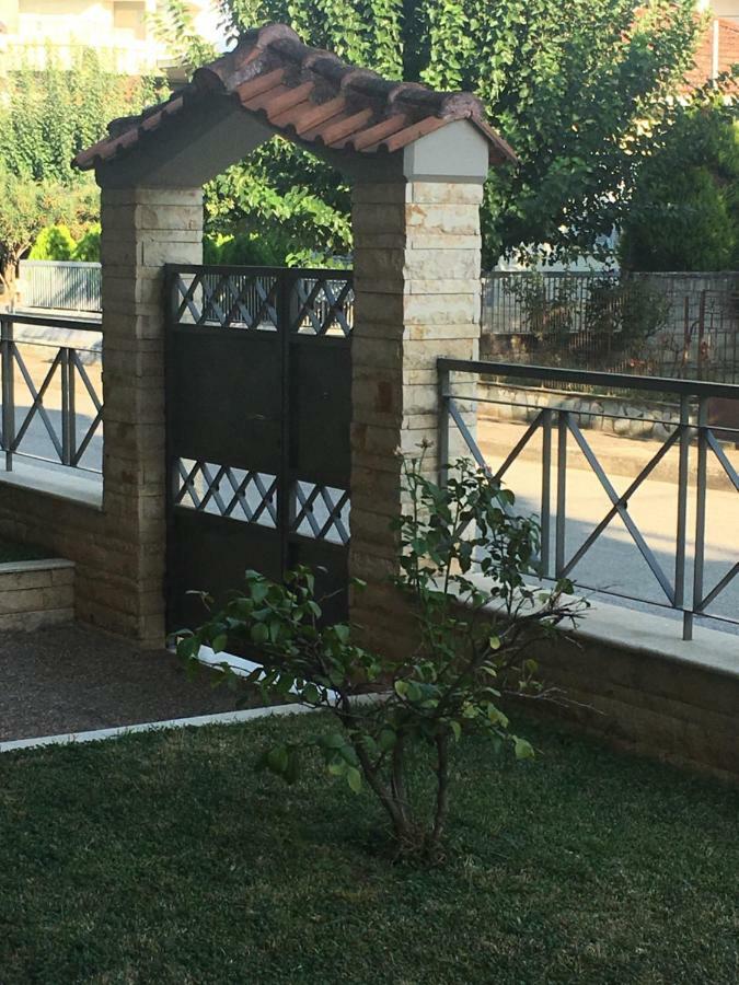 Cozy & Quiet City Apartment Trikala  Exterior photo